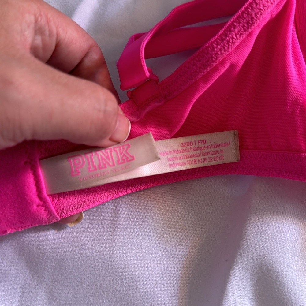 Pink bra - Picture 3 of 4